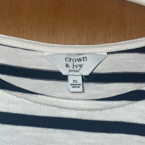 •CROWN & IVY•WHITE & BLACK STRIPED  RUFFLE LONG SLLEVE SCOOPNECK TOP SIZE PL - Picture 4 of 7